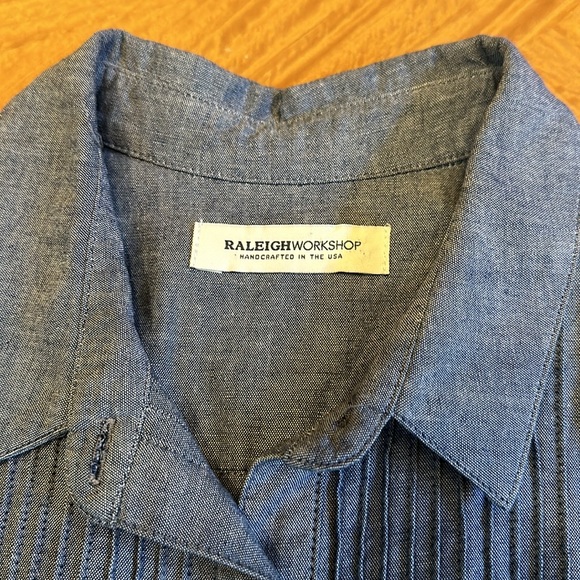 Women’s size medium blue heathered tuxedo front button down shirt - Picture 2 of 3